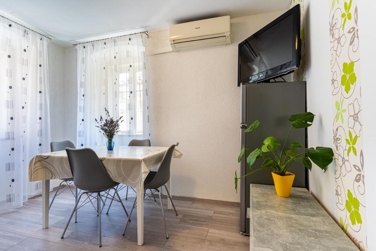 Apartman Antonija Cres Exterior foto